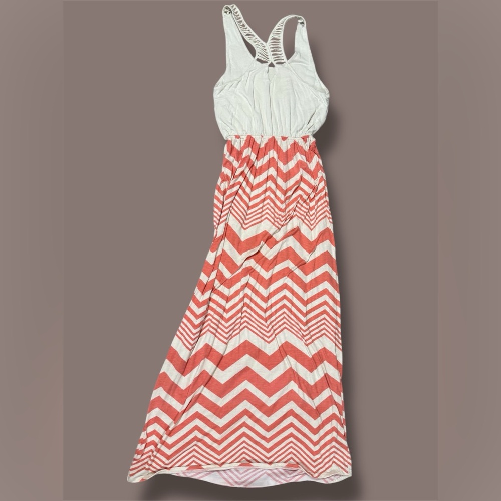 Chevron Patterned Maxi Dress in Coral and White - Picture 2 of 5